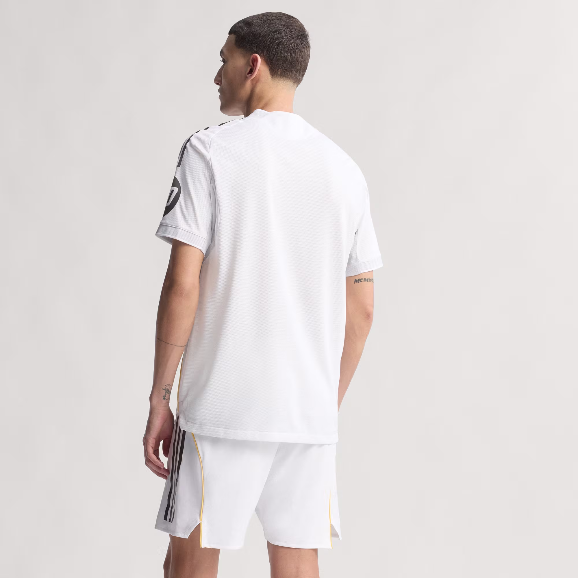 Real Madrid 25/26 Home Authentic Jersey image 2
