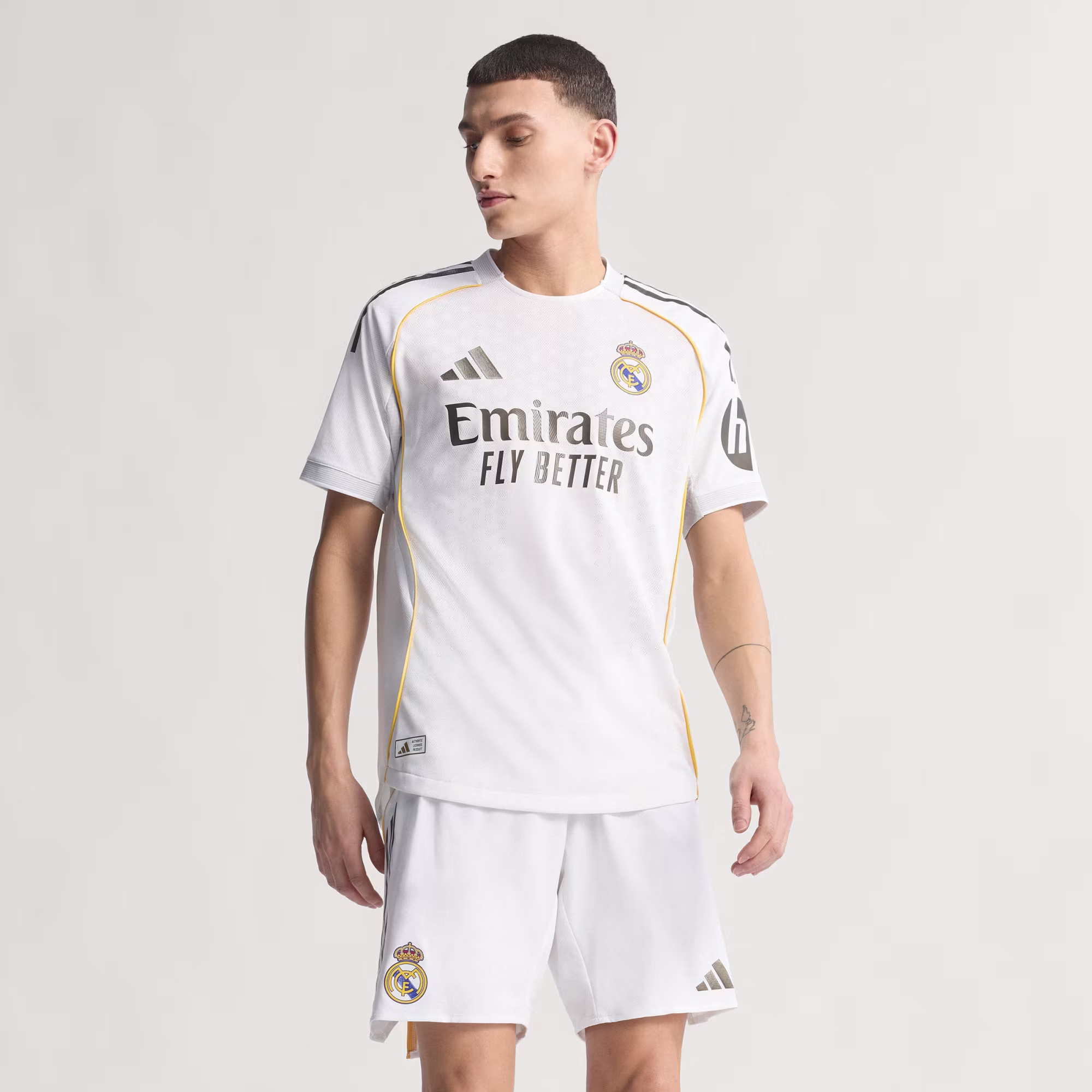 Real Madrid 25/26 Home Authentic Jersey image 3